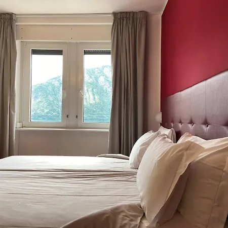 Szálloda Hotel Lenno 4*