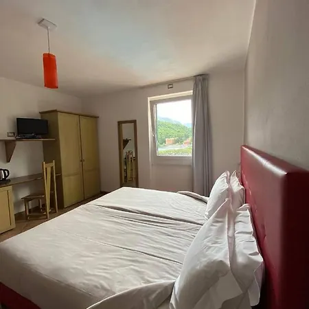 Szálloda Hotel Lenno 4*