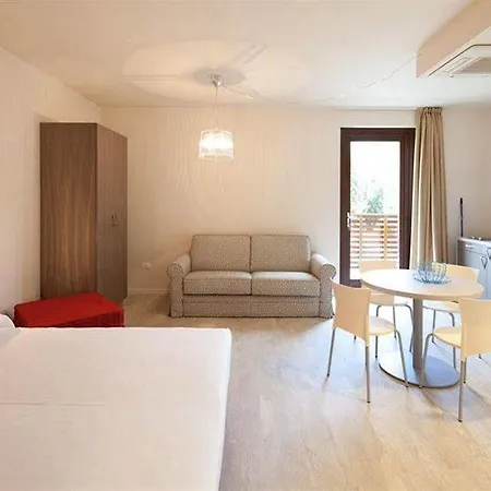 Szálloda Hotel Lenno 4*