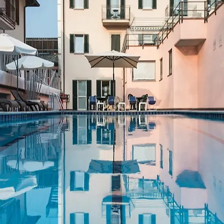 Szálloda Hotel Lenno 4*
